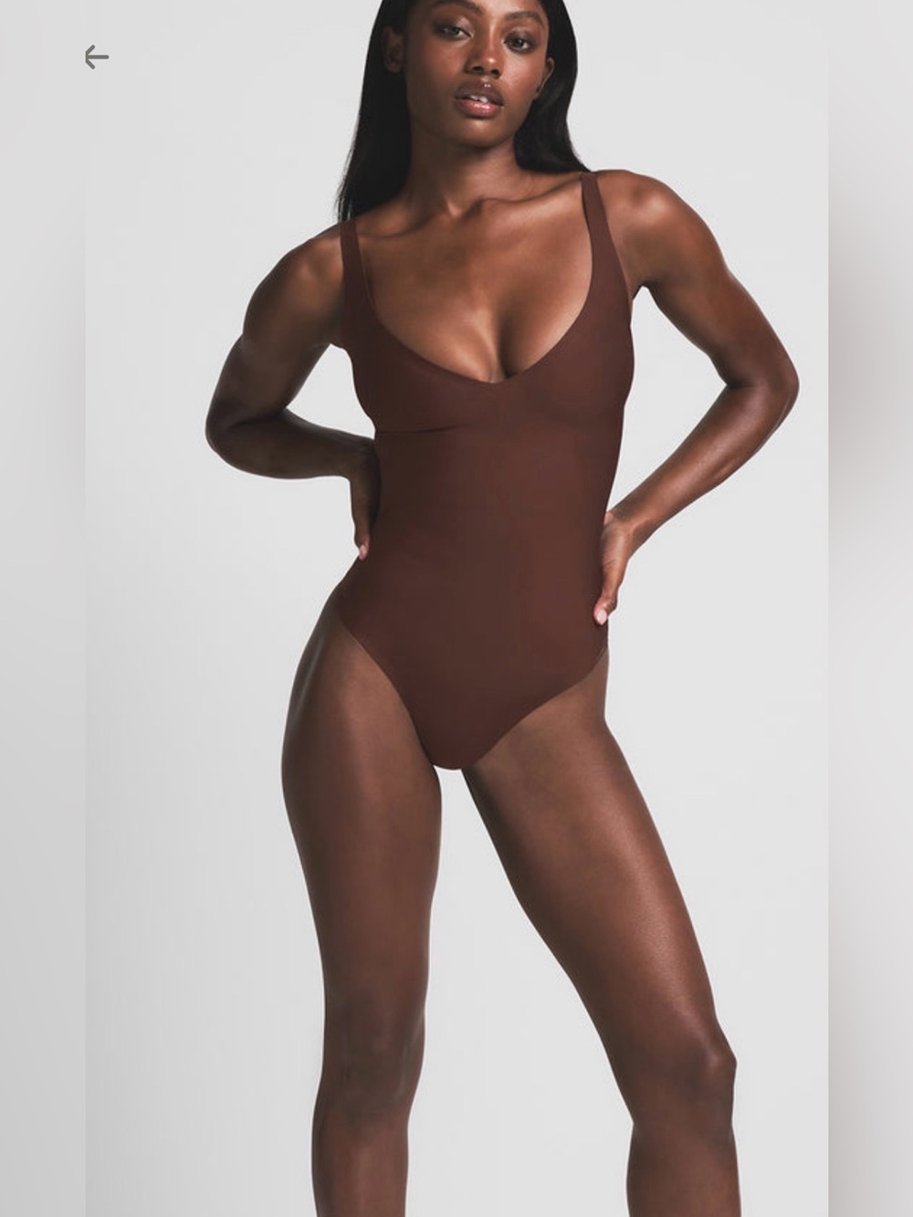 Skims body unlined plunge thong bodysuit
Color cocoa 
NWT